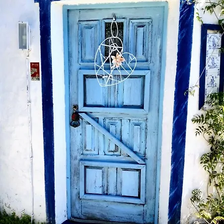 Hébergement de vacances Comfortable House In Nazare, With Shared Pool *